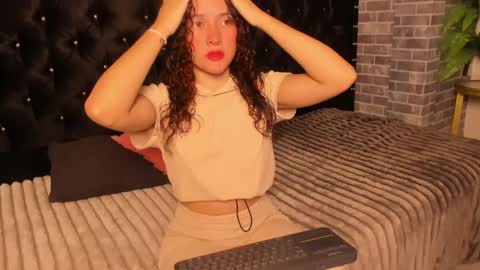 tinysophi online show from October 3, 12:42 am