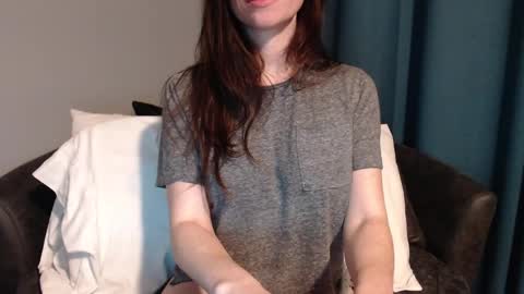 TinyyTina online show from December 15, 10:39 am