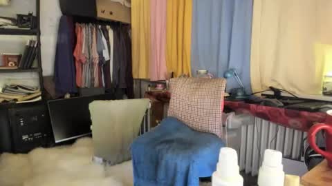 Snapshot of tittkiss chatting on October 24, 7:42 am liebe es mich nackt vor der cam zu zeigen online show from October 24, 7:42 am
