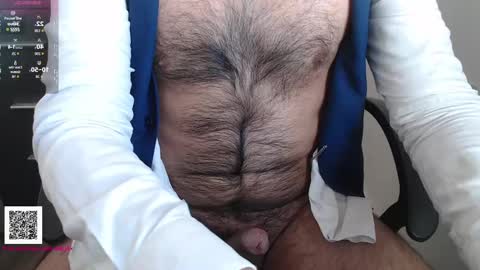 Snapshot of toaster1993 chatting on February 6, 2:26 pm Leonel online show from February 6, 2:26 pm