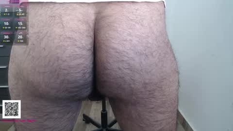 Snapshot of toaster1993 chatting on October 27, 1:33 pm Leonel online show from October 27, 1:33 pm