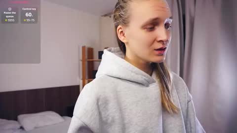 Mary online show from December 5, 6:23 am