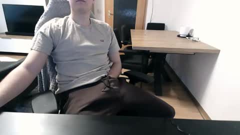 tobisk online show from March 1, 6:50 am