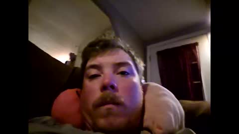 who wamts to hook up online show from April 22, 1:46 am