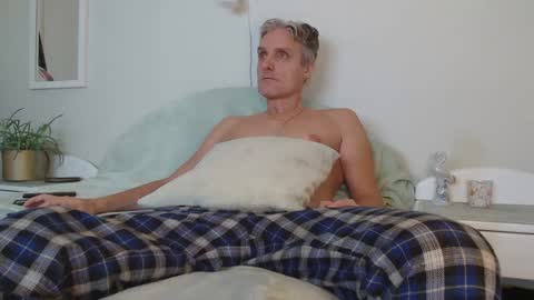 Snapshot of toffmen chatting on December 14, 2:53 pm Daniel Bisexual uncut 20cm online show from December 14, 2:53 pm