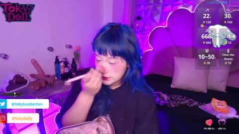 toky         online show from September 17, 8:12 pm