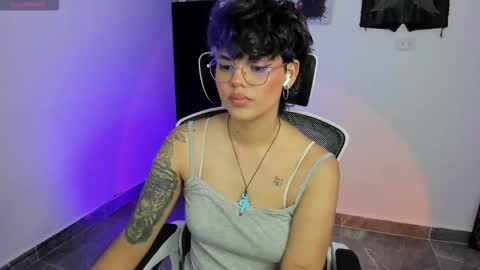 Snapshot of tokyo_uwu chatting on October 10, 1:44 am sofi 3 online show from October 10, 1:44 am