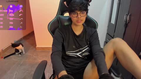 Snapshot of tokyo_uwu chatting on January 7, 4:29 am sofi 3 online show from January 7, 4:29 am