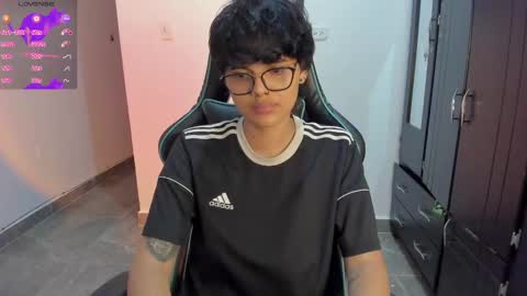 Snapshot of tokyo_uwu chatting on January 16, 5:11 am sofi 3 online show from January 16, 5:11 am