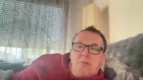 Tom online show from April 2, 4:03 pm