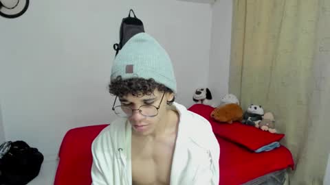 Snapshot of tom_blue10 chatting on October 1, 12:37 pm Tom Blue online show from October 1, 12:37 pm