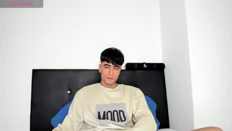 tom online show from February 10, 12:30 am