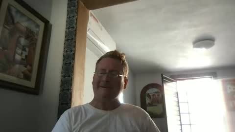 Hola online show from December 2, 7:00 pm