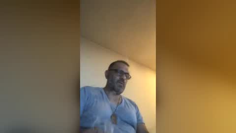 tomcop11111 online show from August 5, 9:12 pm