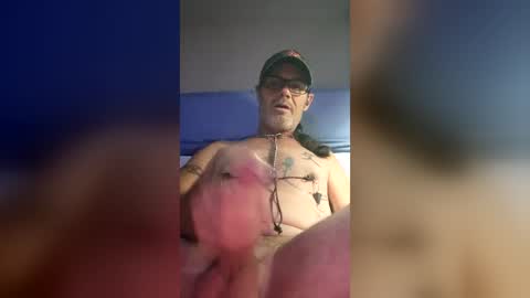 tommgunn25 online show from August 8, 9:08 am