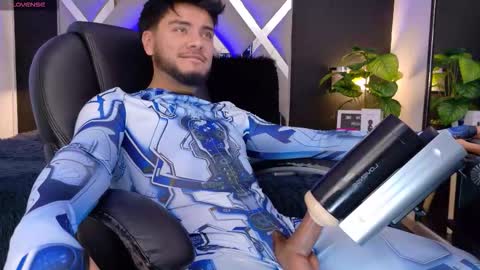 Tommy Dubois online show from November 28, 4:53 am