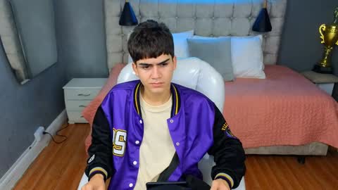 Tommy  online show from March 11, 7:14 am