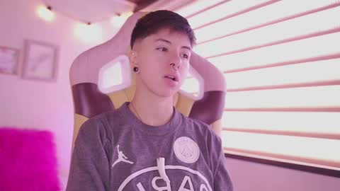 Blue  online show from March 9, 2:54 pm