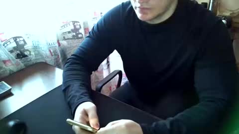 Tommi Li online show from January 5, 8:32 am