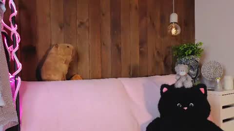 Melissa online show from June 23, 8:59 pm