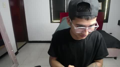 tony_dickdream online show from April 23, 1:46 pm