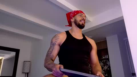 tony muscle1 online show from November 18, 9:18 pm