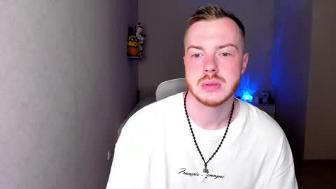 Snapshot of toohornyserj chatting on September 14, 10:33 pm toohornyserj online show from September 14, 10:33 pm