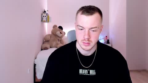 Snapshot of toohornyserj chatting on January 26, 11:39 pm toohornyserj online show from January 26, 11:39 pm