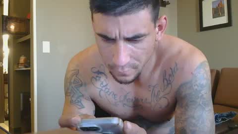 Snapshot of toomuchsmoke chatting on January 8, 2:46 pm toomuchsmoke online show from January 8, 2:46 pm