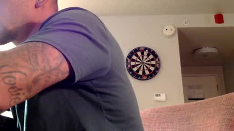 Snapshot of toomuchsmoke chatting on December 11, 2:19 am toomuchsmoke online show from December 11, 2:19 am