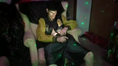 Snapshot of topdogintraining93 chatting on October 12, 11:25 am SagMeOreduceMe online show from October 12, 11:25 am