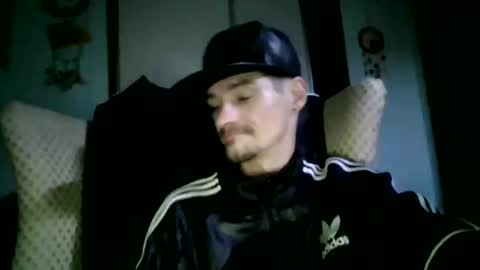 Snapshot of topdogintraining93 chatting on October 7, 8:43 am SagMeOreduceMe online show from October 7, 8:43 am