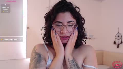 tori_just online show from December 4, 6:29 pm