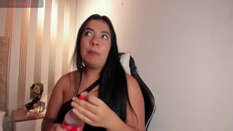 Snapshot of torres_karla chatting on January 10, 10:46 pm karla online show from January 10, 10:46 pm