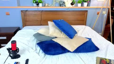 Max online show from February 21, 11:02 am