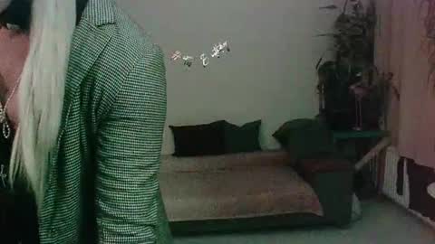 Patrizia online show from March 26, 2:17 am