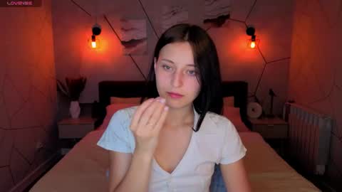 tracey_gill online show from June 23, 9:39 am