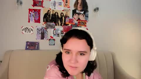 Call me Tracy online show from December 5, 3:10 pm