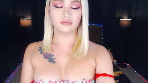 KYLIE BELLA  TS online show from May 25, 1:12 am