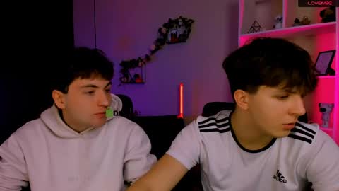 Travis online show from March 18, 9:48 am