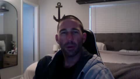 TravisKenn online show from December 2, 12:35 pm