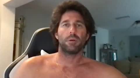 TravisKenn online show from October 28, 6:42 pm