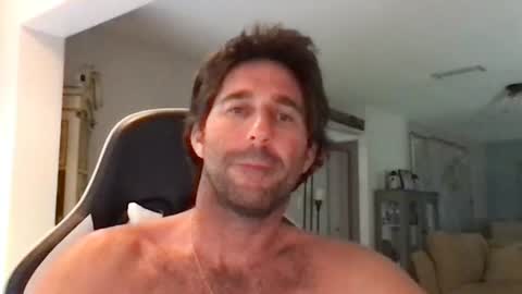 TravisKenn online show from October 24, 6:52 pm