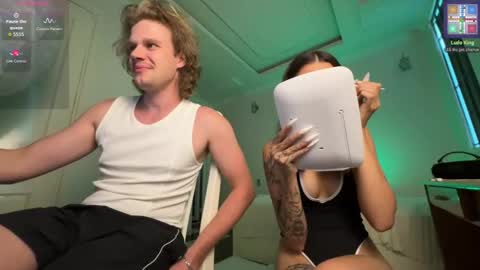 Sarah And Jon online show from March 13, 7:44 am