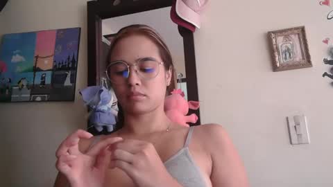 triana_bell online show from May 6, 6:03 pm