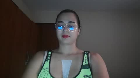 triana_bell online show from February 10, 7:17 pm