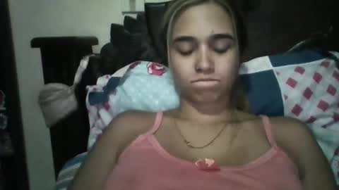 triana_bell online show from October 20, 1:32 am