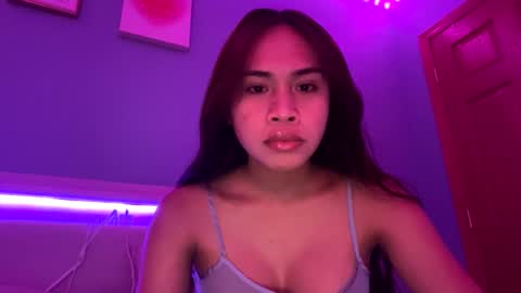 tricie_flor05 online show from December 1, 1:25 am
