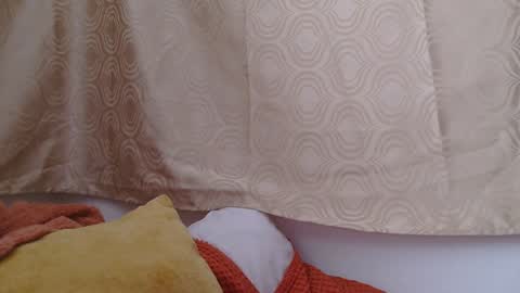 Cassie online show from November 19, 6:39 pm