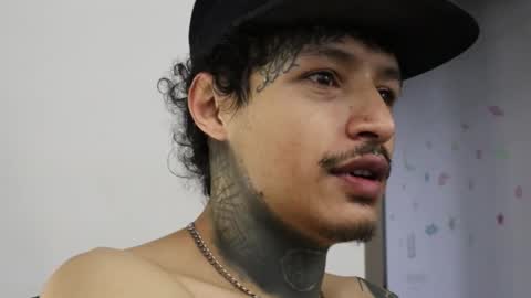 - trieone online show from October 26, 2:01 am